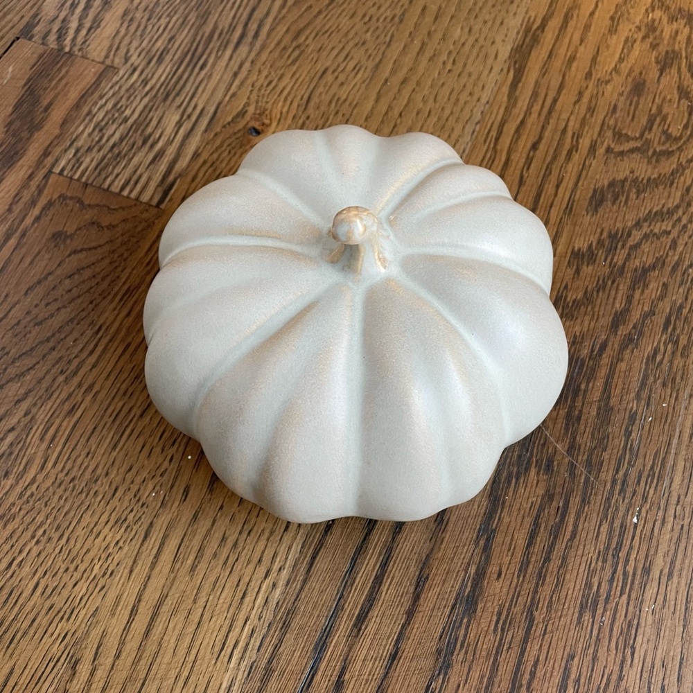 H&M Ceramic Pumpkin - Picture 2 of 3